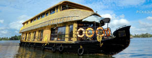 four-bedroom-pickadly-houseboat