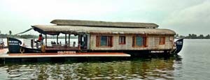 1 BEDROOM DELUXE HOUSEBOAT