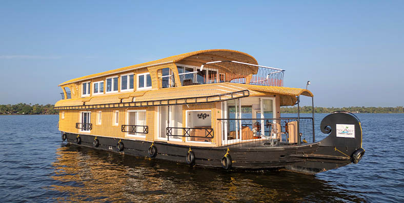 4bedroom-houseboat