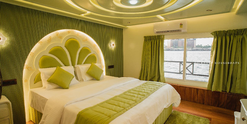 4bedroom-houseboat